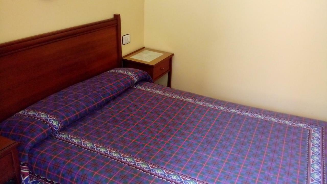 Pension Residencia Buenos Aires Vigo Exterior photo