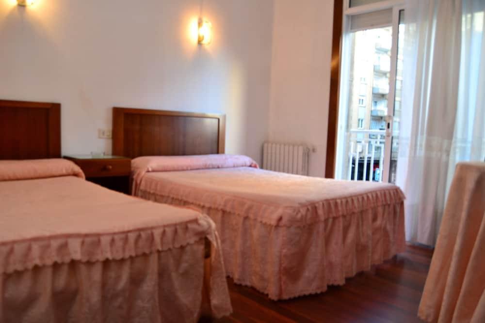 Pension Residencia Buenos Aires Vigo Exterior photo